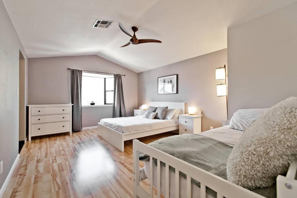 Вілла Bright, Modern 4Br With Beautiful Backyard & Pool! Лас-Вегас Екстер'єр фото